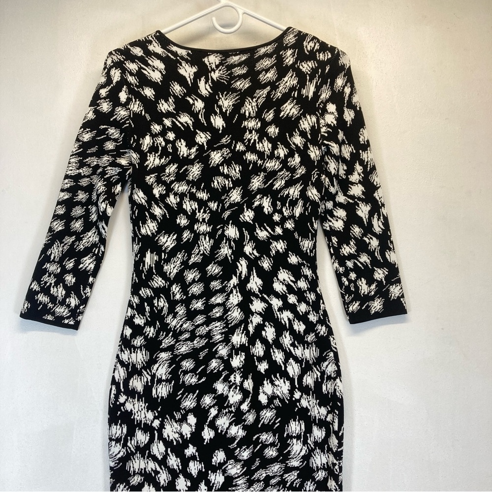 Trina Turk Women's Midi Dress White/Black Long Sleeve Size S Print Abstracto - Picture 5 of 16
